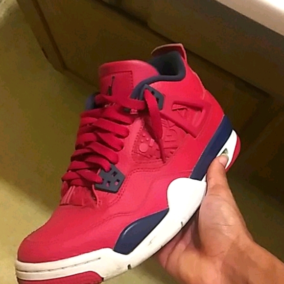 Jordan 4s
